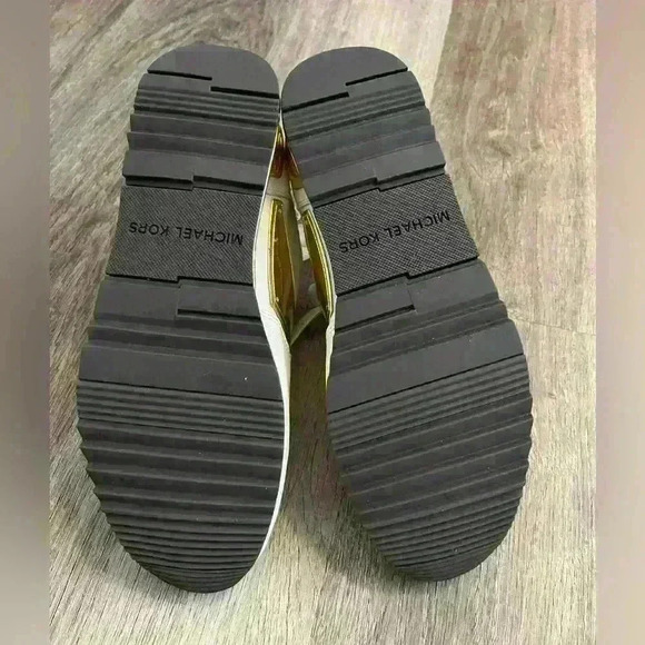 Michael Kors White Leather Sneakers with gold detail - Picture 7 of 15